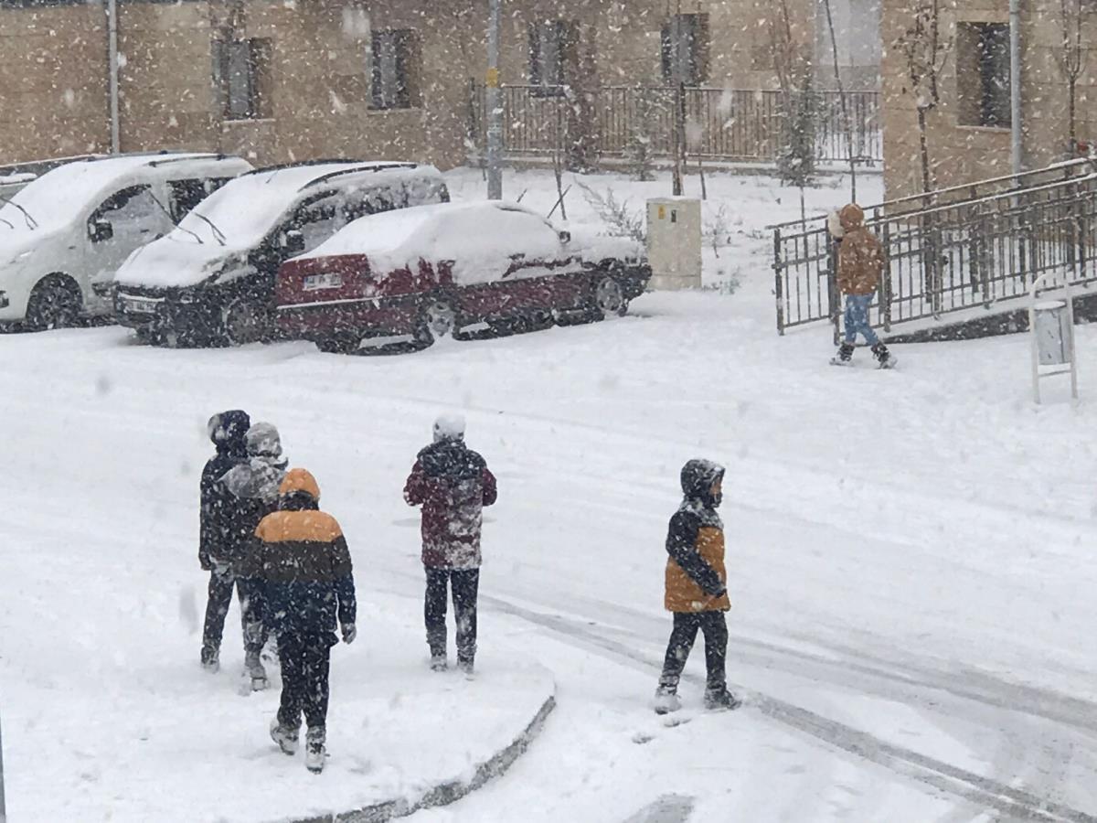 Burdur'da eğitime bir günlük kar engeli